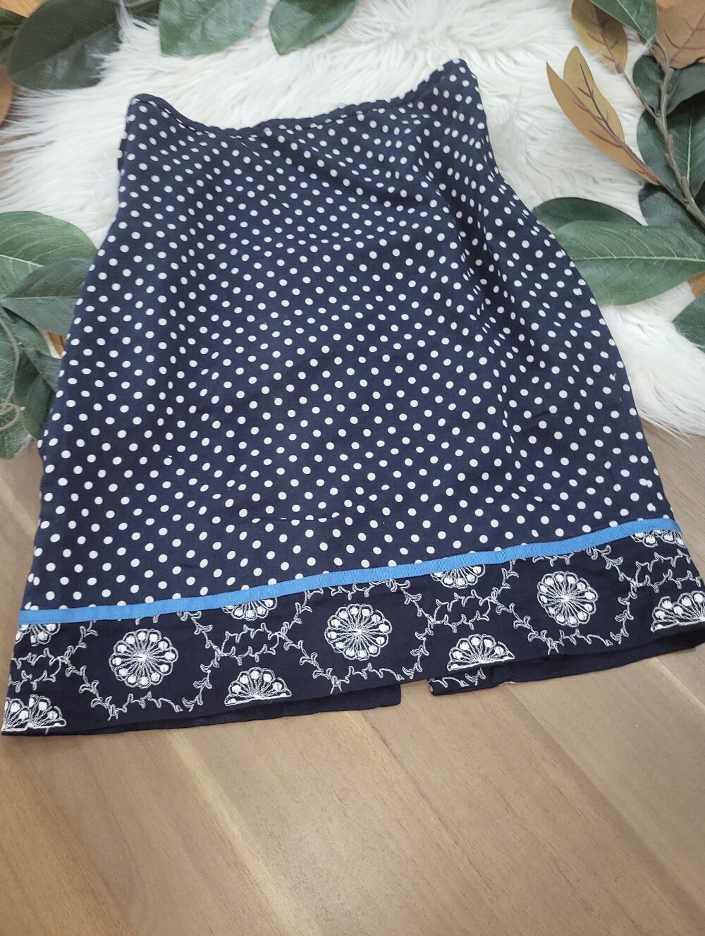 Ann Taylor LOFT Navy Polka Dot Skirt with Contrast Hem Size 10 . Cotton. Lined.